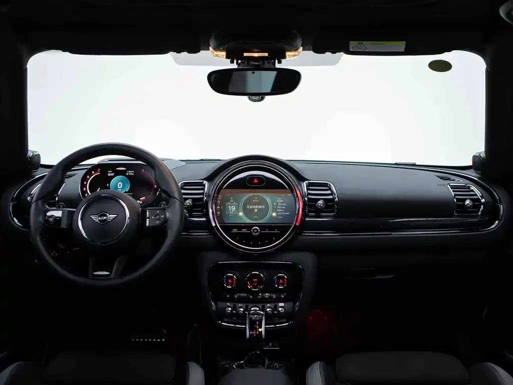 MINI Clubman JCW — фото 6