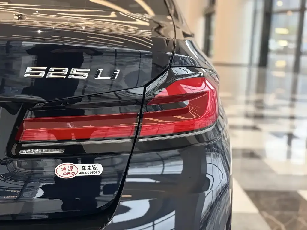 BMW 5 Series — фото 10