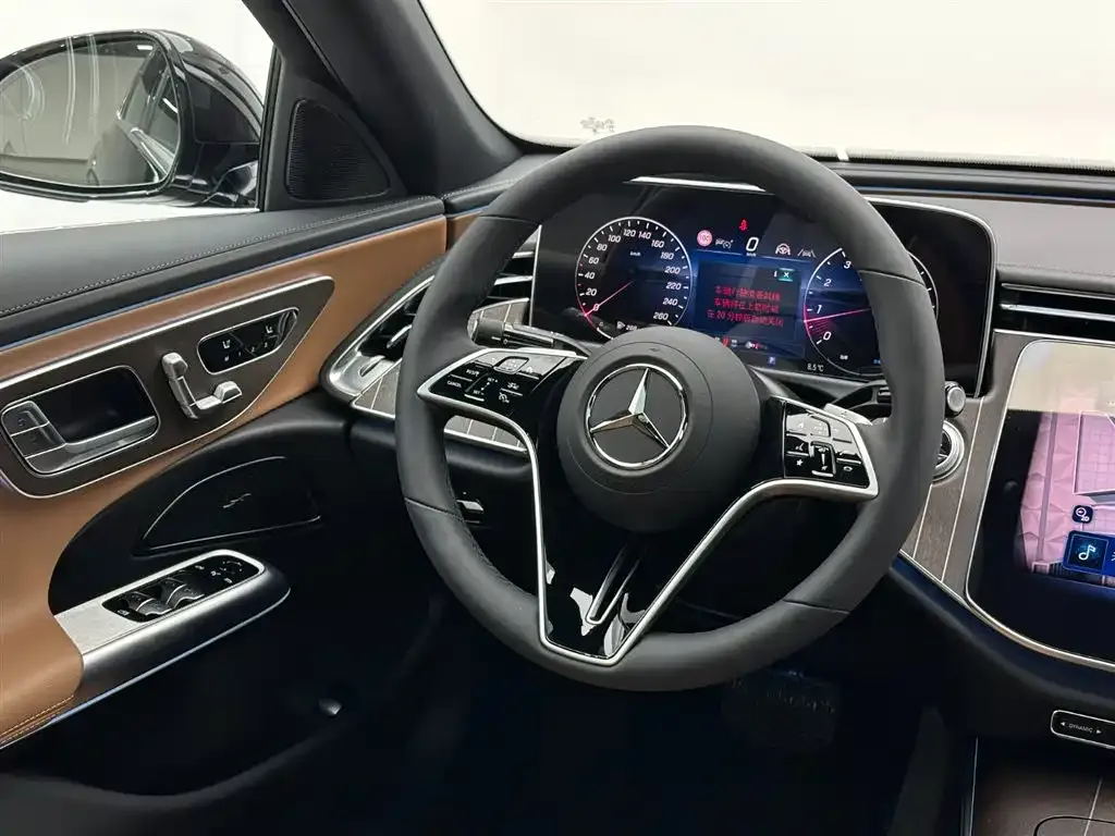 Mercedes-Benz E-Class — фото 10