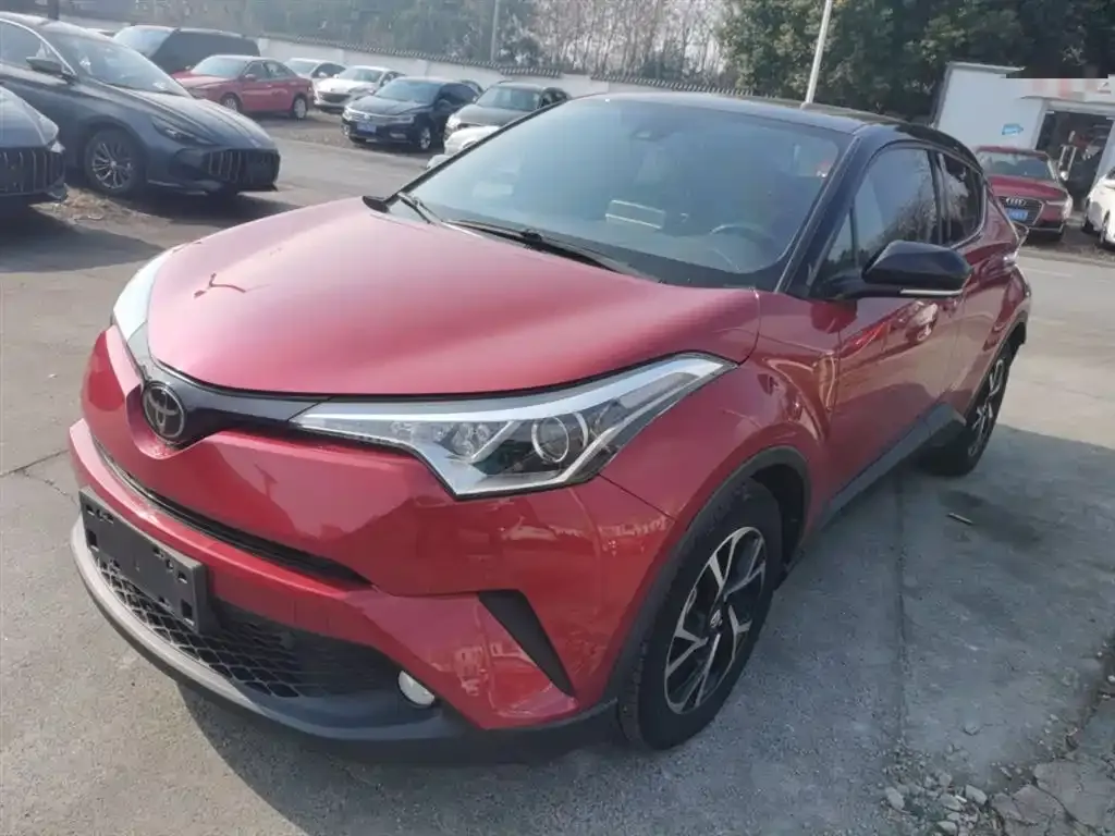 Toyota C-HR — фото 1