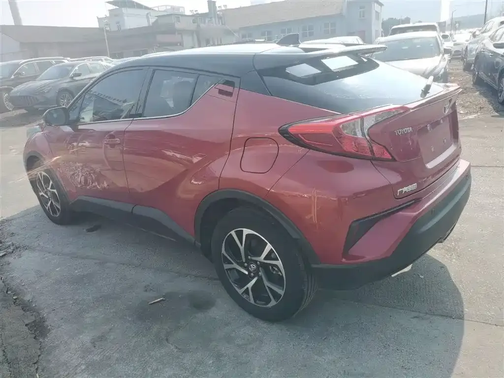 Toyota C-HR — фото 7