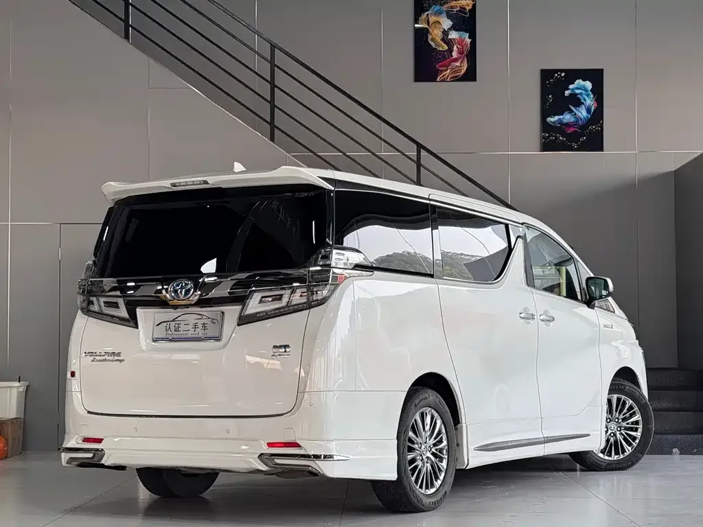 Toyota Vellfire — фото 7