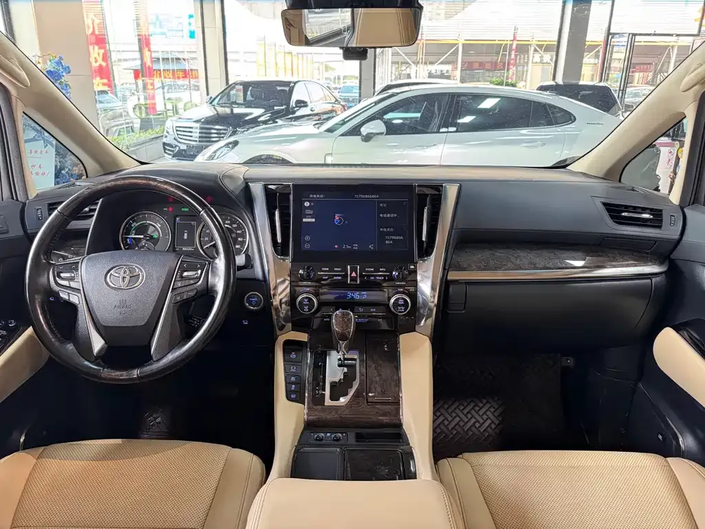 Toyota Vellfire — фото 5