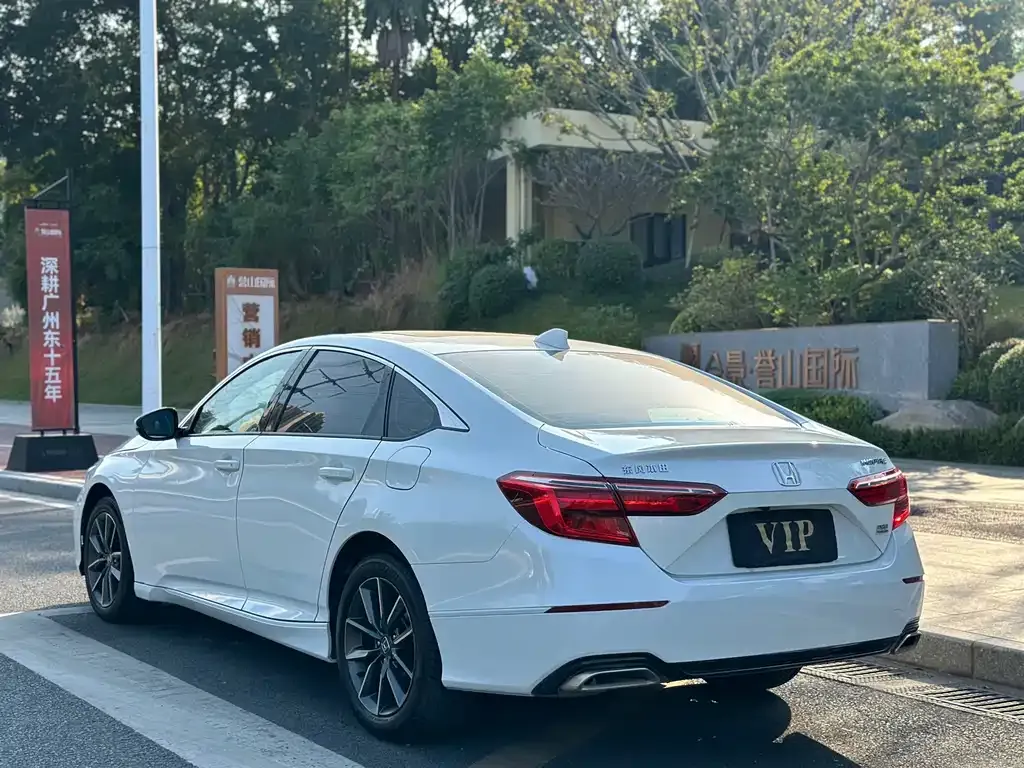 Honda Inspire — фото 6