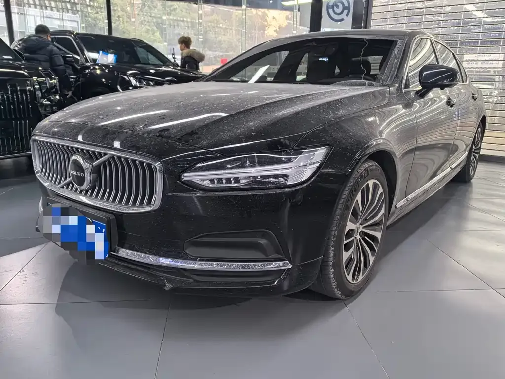 Volvo S90 — фото 1