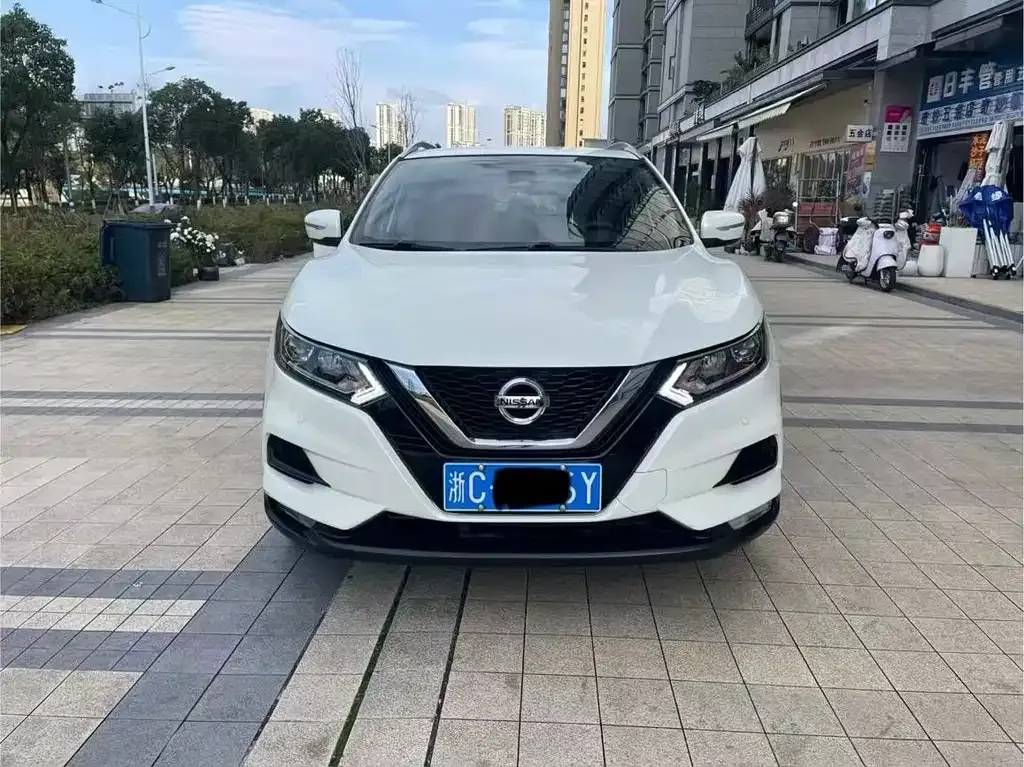 Nissan Qashqai — фото 1