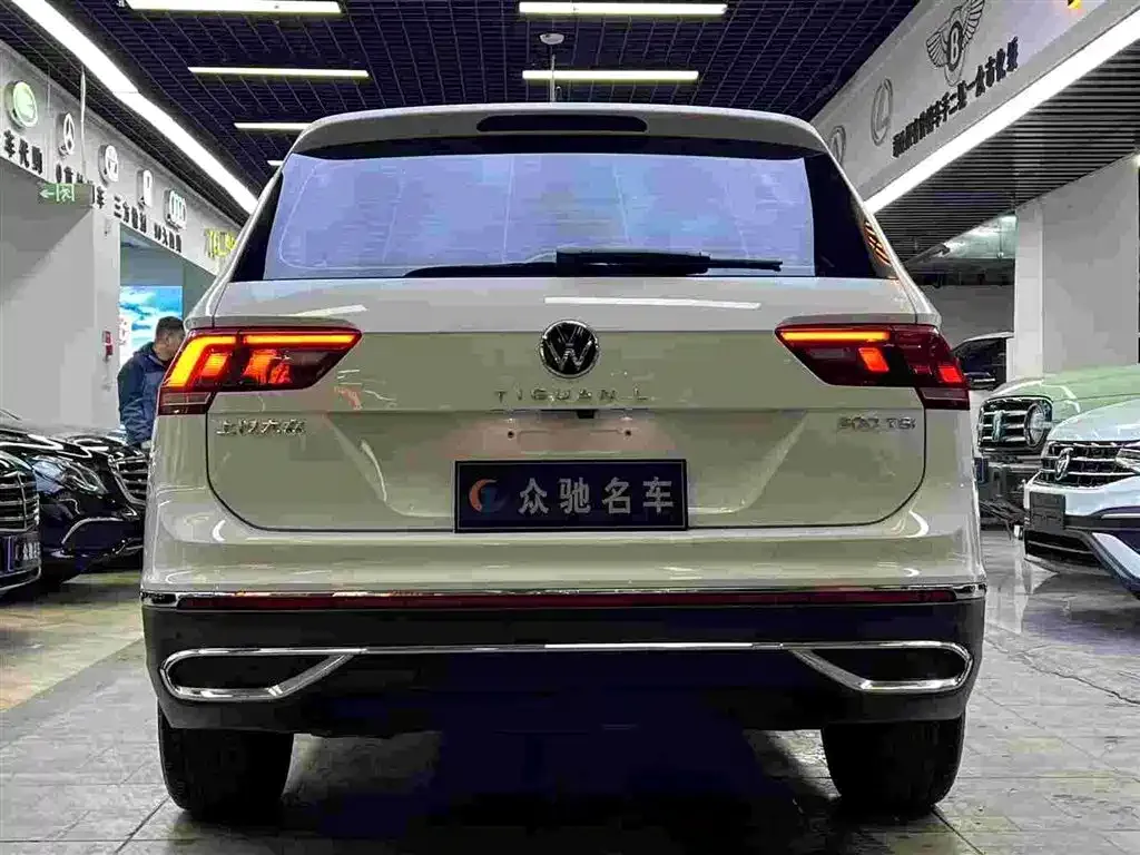 Volkswagen Tiguan L — фото 3