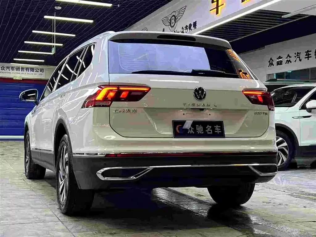 Volkswagen Tiguan L — фото 7