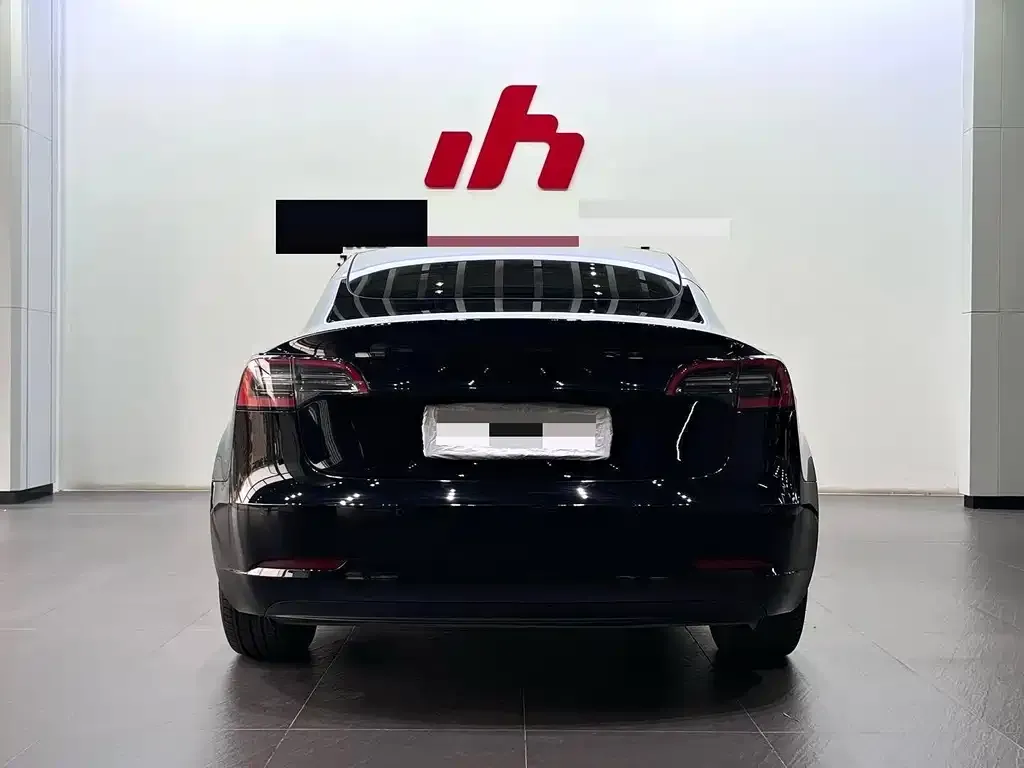 Tesla Model 3 — фото 4