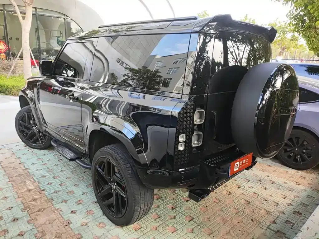 Land Rover Defender — фото 6