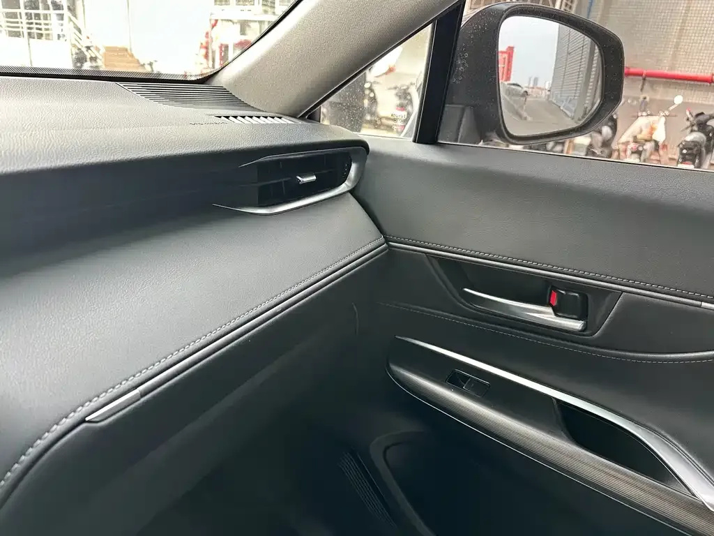 Toyota Harrier — фото 9