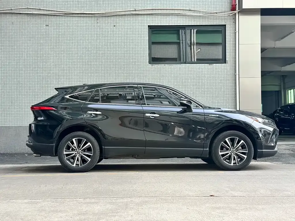 Toyota Harrier — фото 10