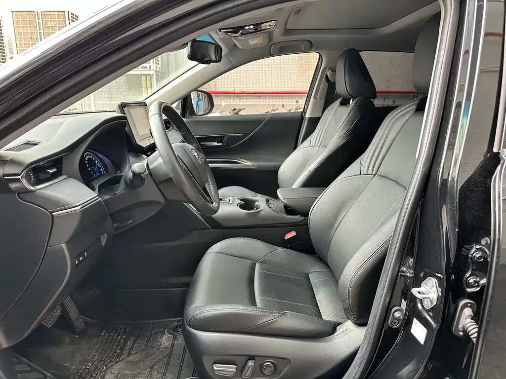 Toyota Harrier — фото 8