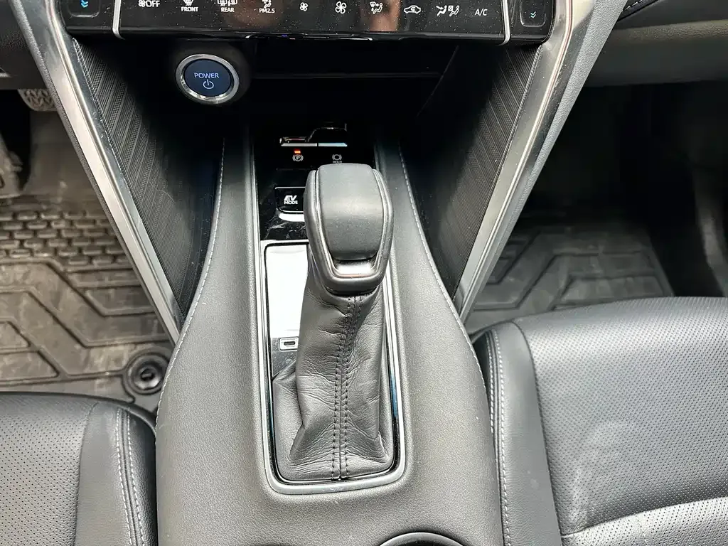 Toyota Harrier — фото 6