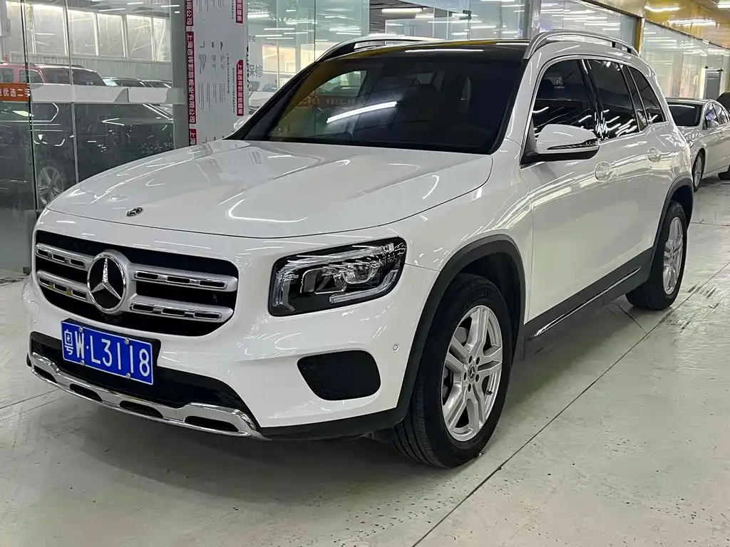 Mercedes-Benz GLB — фото 1
