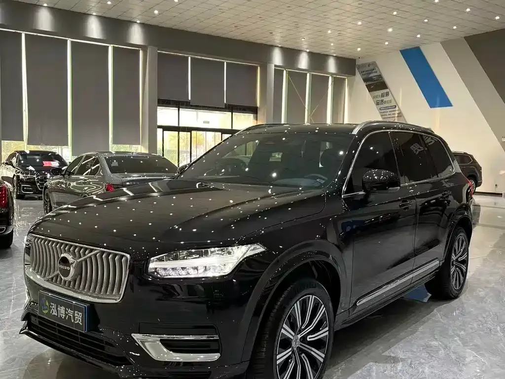 Volvo XC90 — фото 1