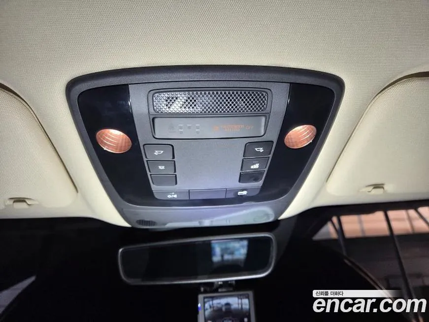 Kia Carnival — фото 10
