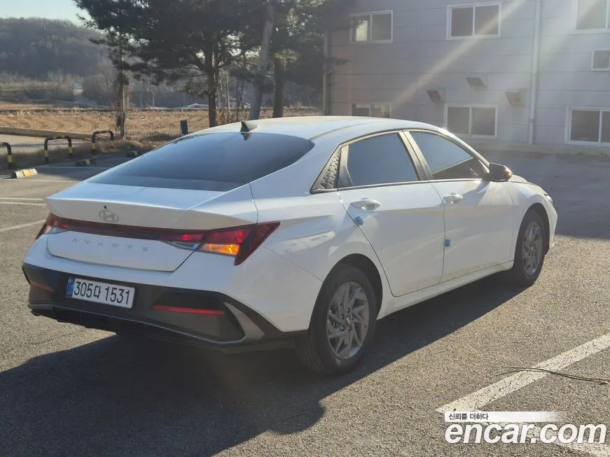 Hyundai AVANTE — фото 3