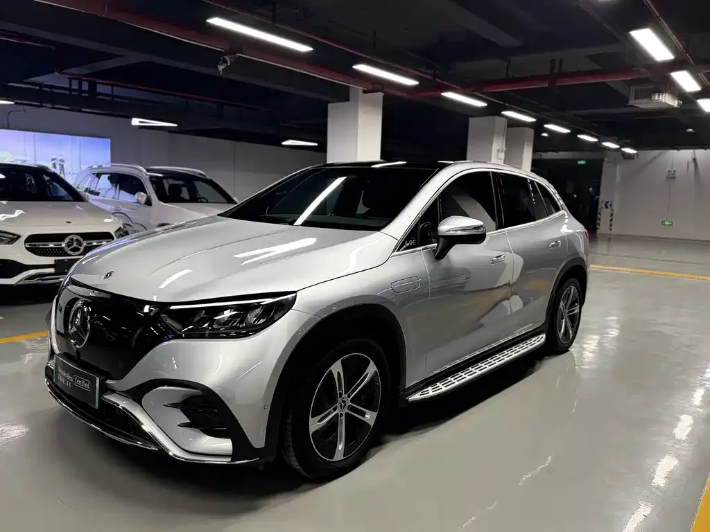 Mercedes-Benz EQE SUV — фото 1