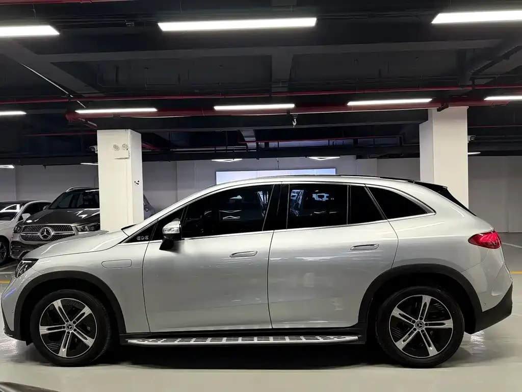 Mercedes-Benz EQE SUV — фото 4