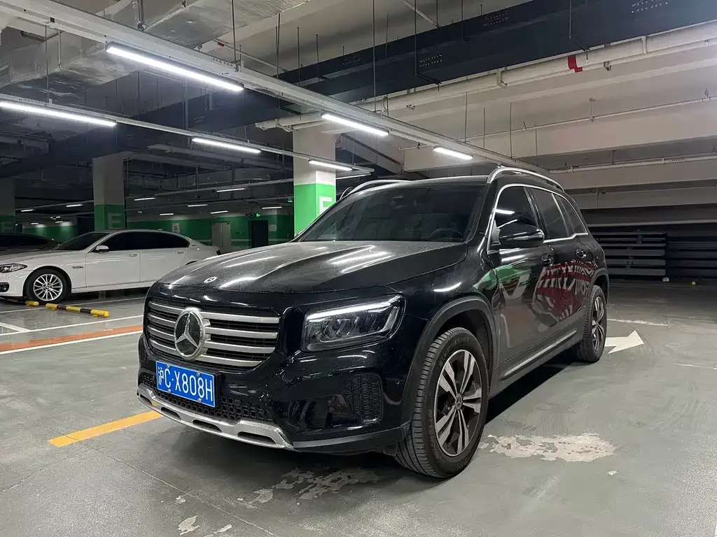 Mercedes-Benz GLB — фото 1