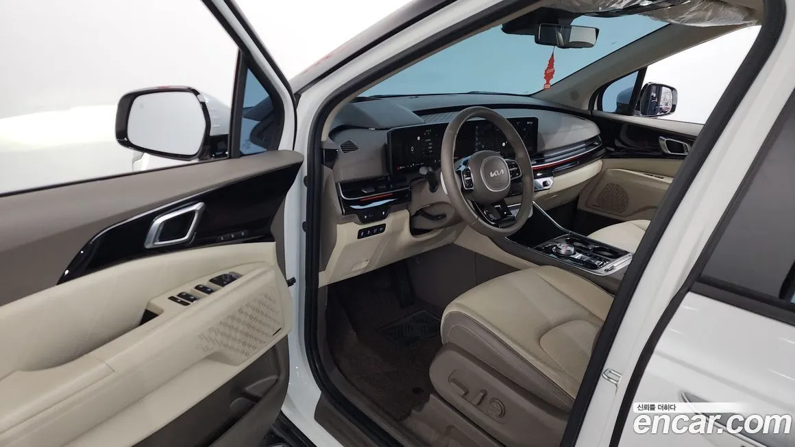 Kia Carnival — фото 10