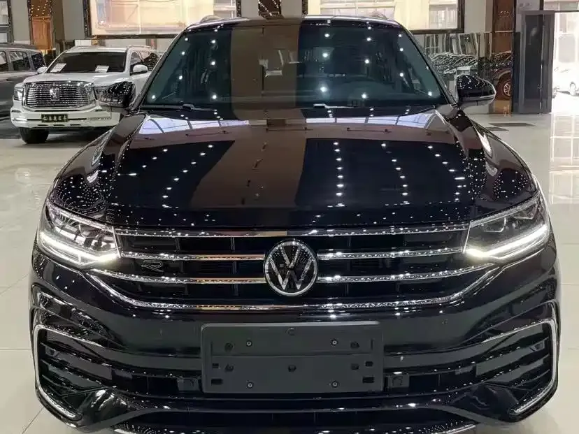 Volkswagen Tiguan L — фото 2