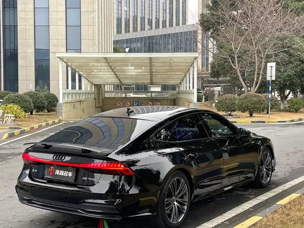 Audi A7 — фото 7
