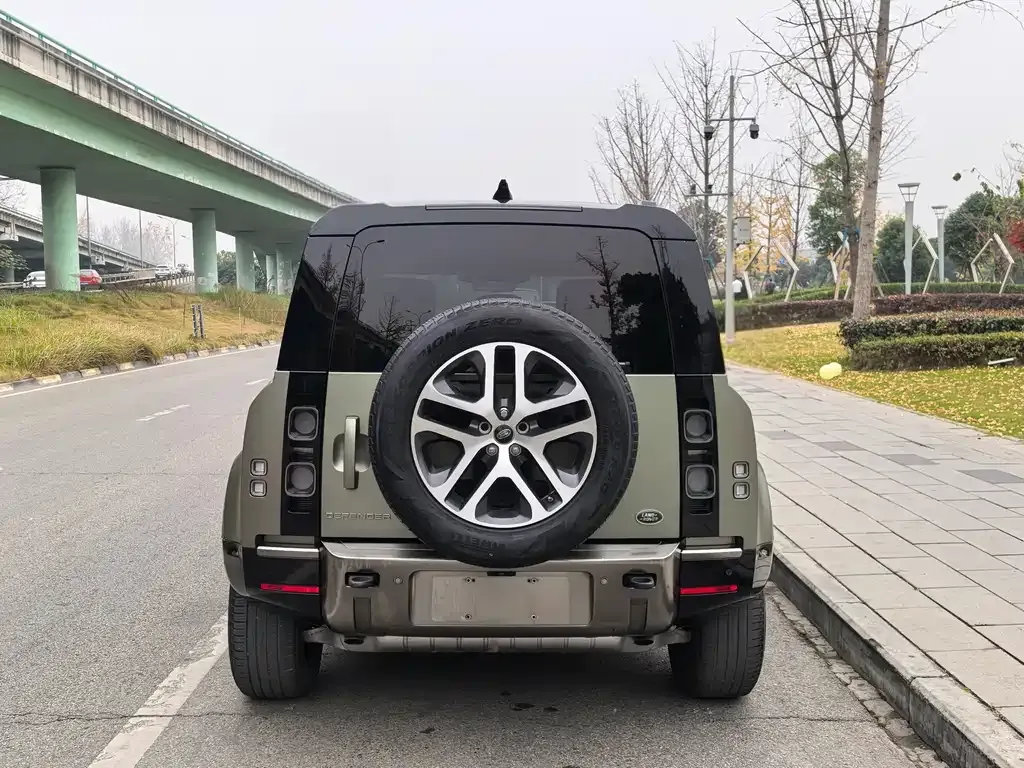 Land Rover Defender — фото 9