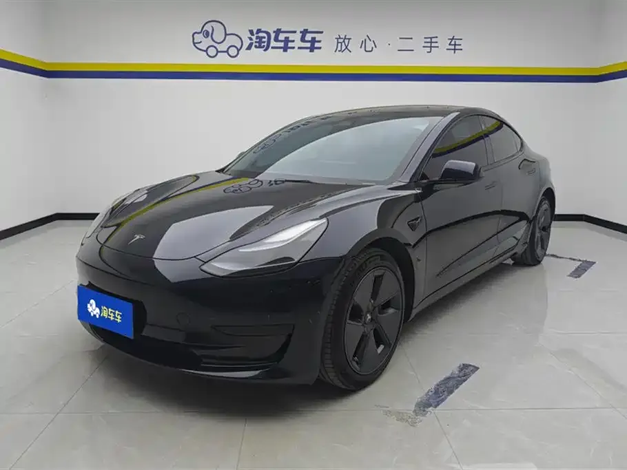 Tesla Model 3 — фото 1