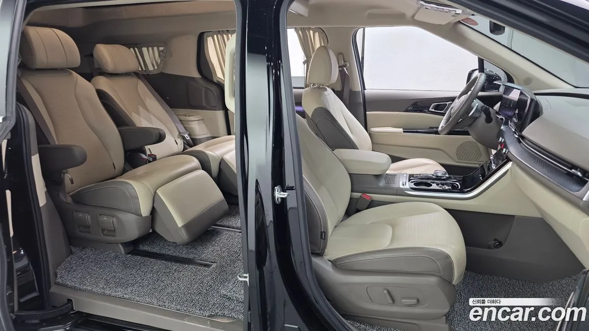 Kia Carnival — фото 10