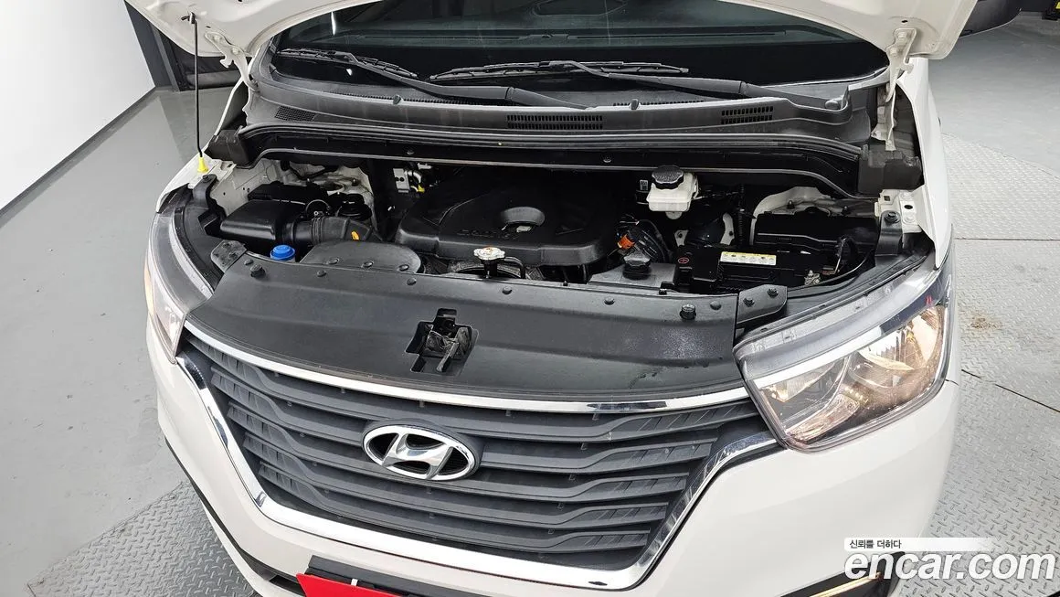 Hyundai Starex — фото 10