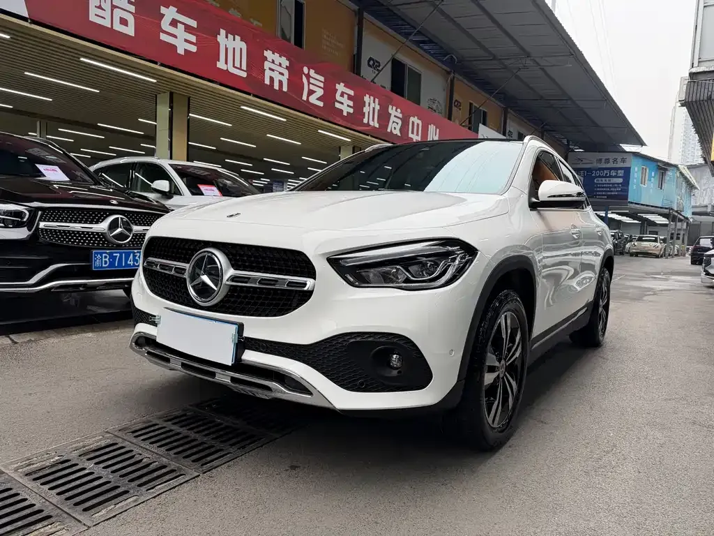 Mercedes-Benz GLA — фото 1
