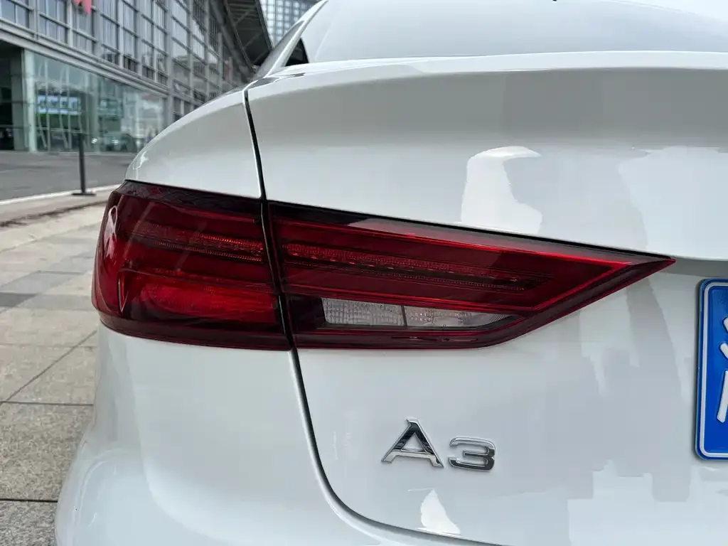 Audi A3 — фото 2