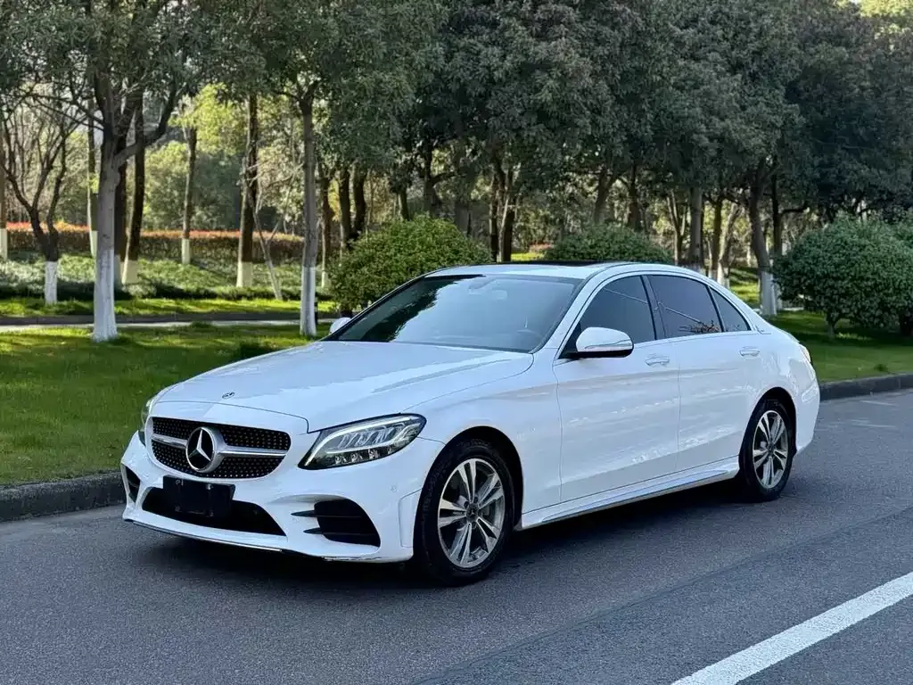 Mercedes-Benz C-Class — фото 1