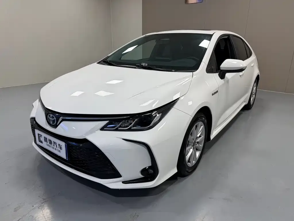 Toyota Corolla — фото 1