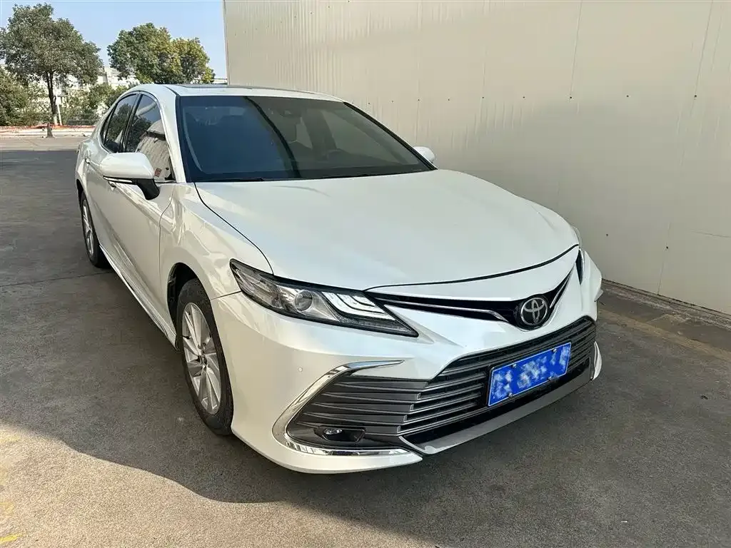 Toyota Camry — фото 3