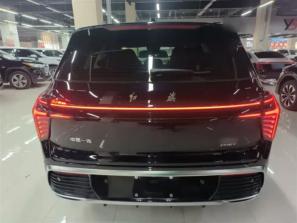 Hongqi HS3 PHEV — фото 7