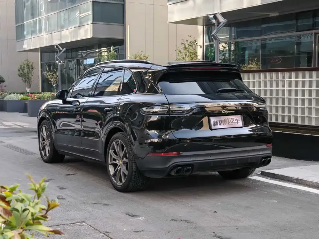 Porsche Cayenne Hybrid — фото 7