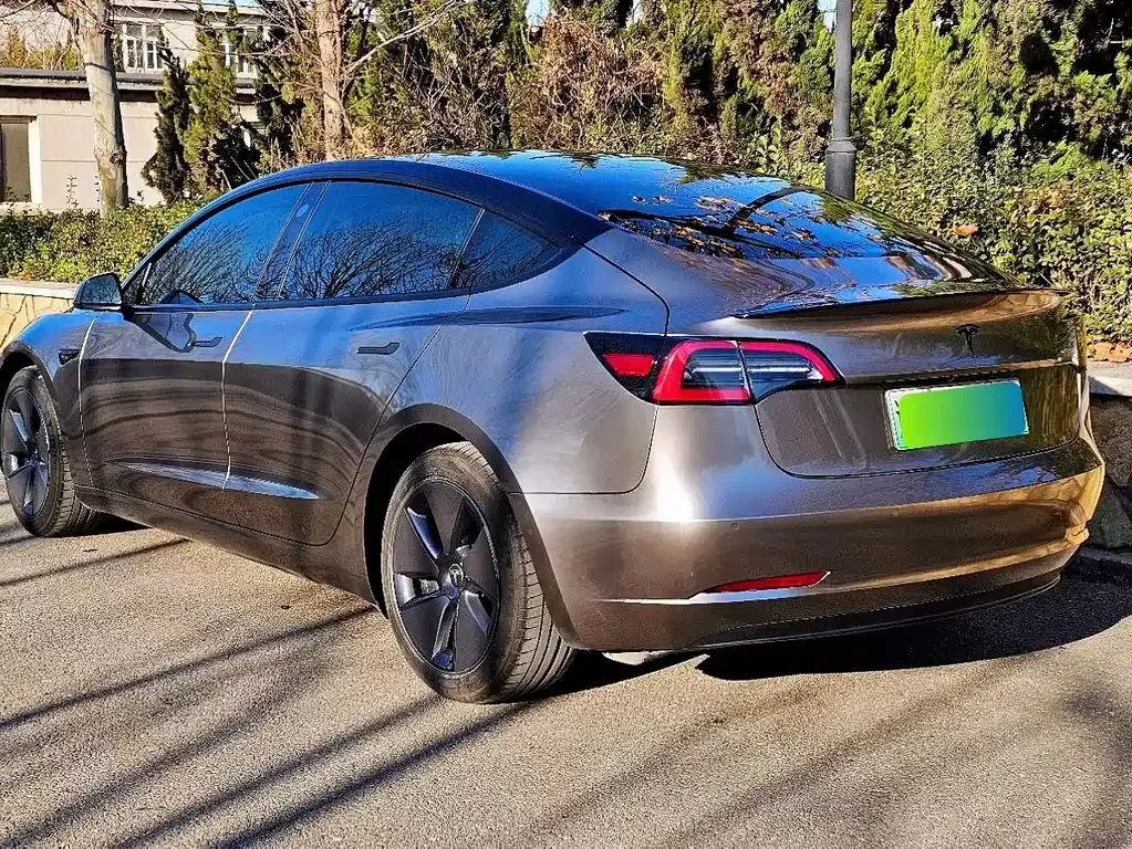 Tesla Model 3 — фото 5