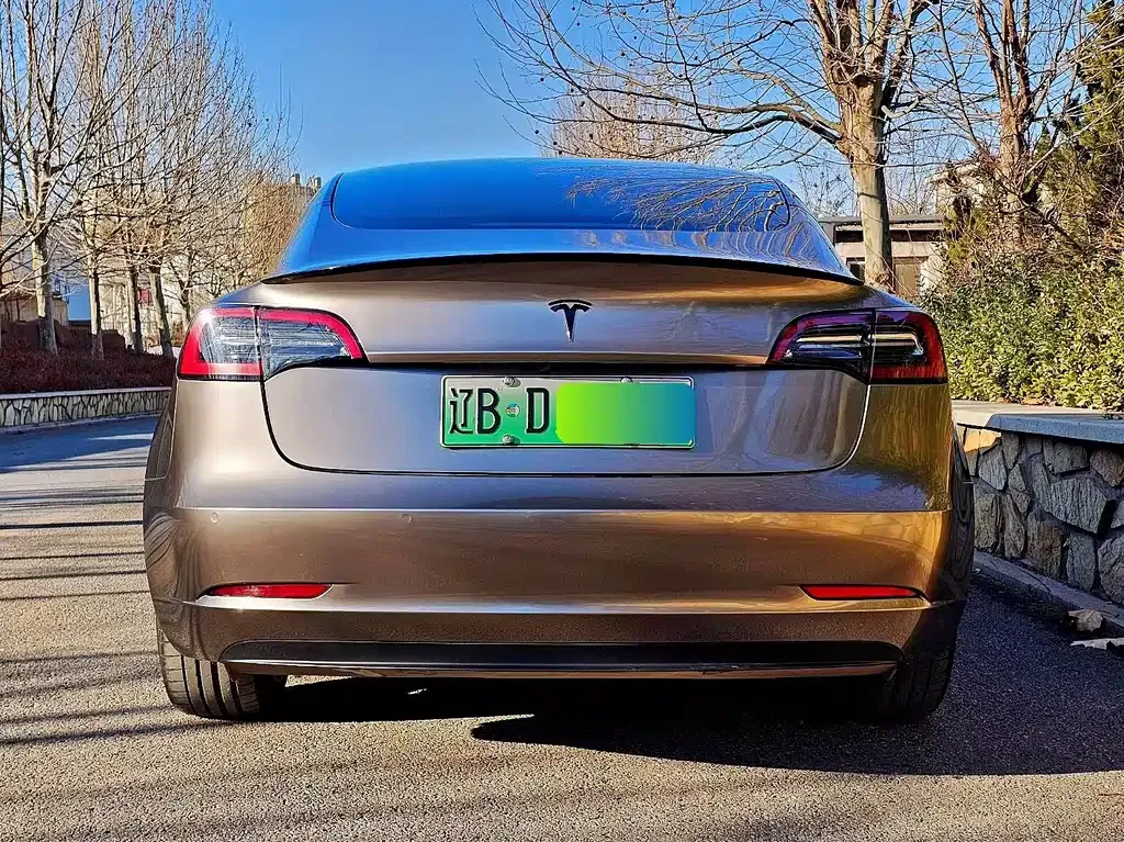 Tesla Model 3 — фото 4
