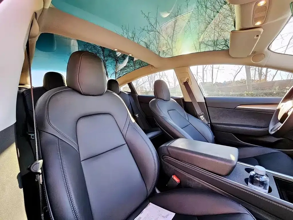 Tesla Model 3 — фото 2