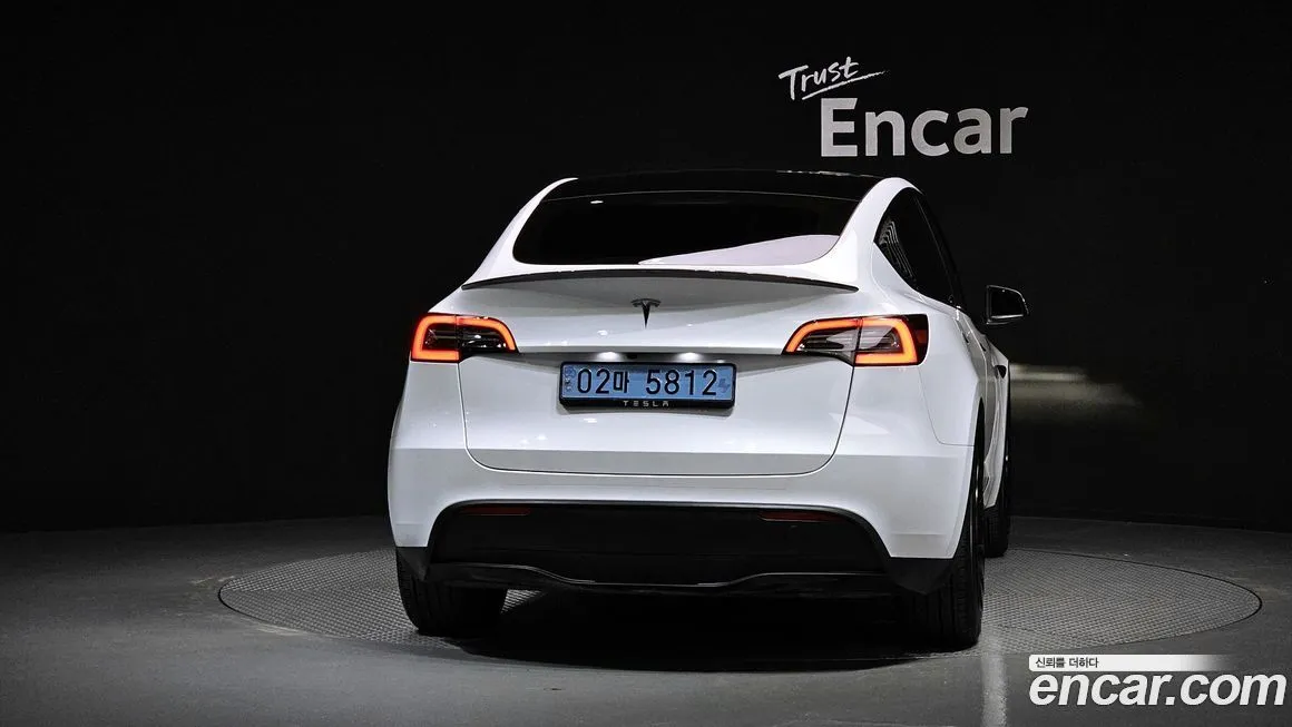 Tesla Model Y — фото 4
