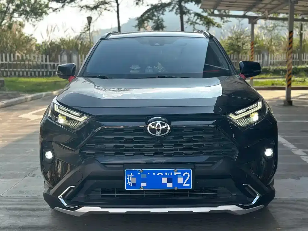Toyota RAV4 — фото 10