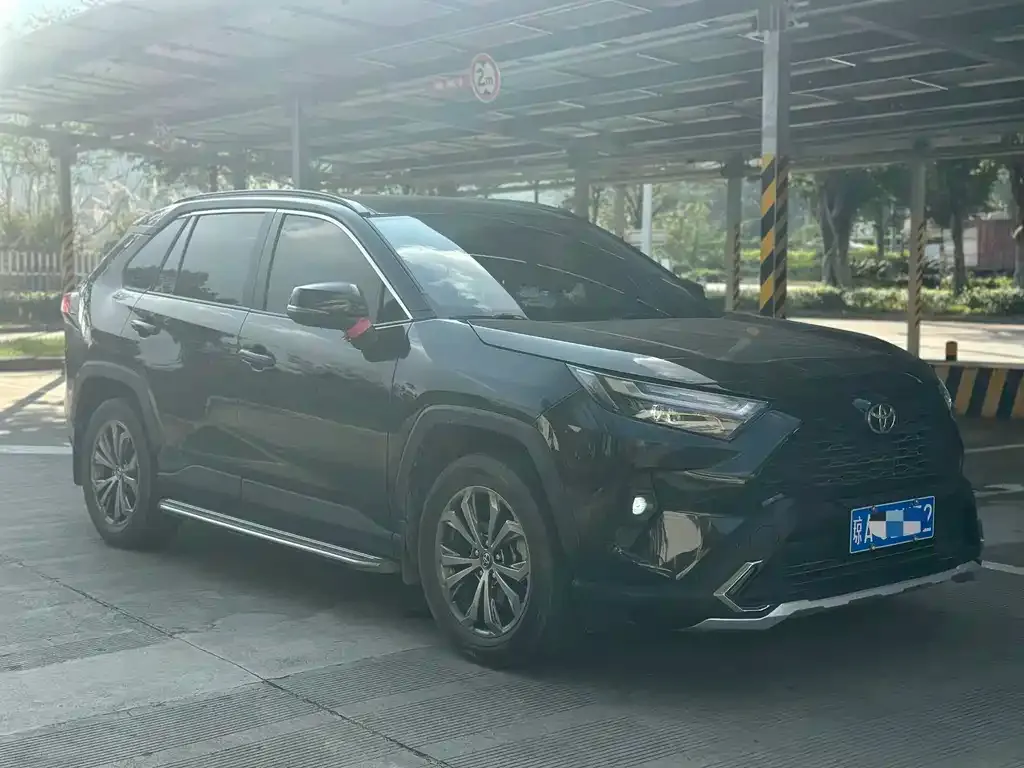 Toyota RAV4 — фото 9