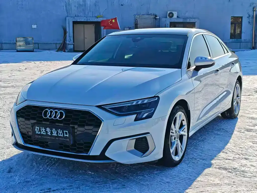 Audi A3 — фото 1