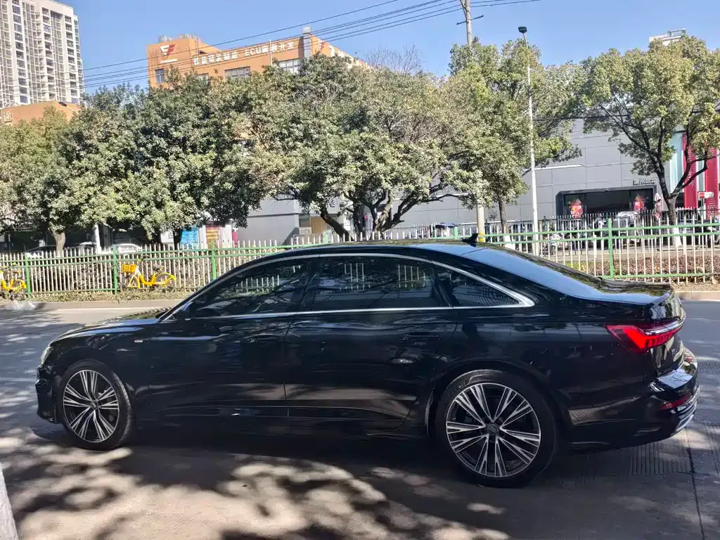 Audi A6L — фото 10