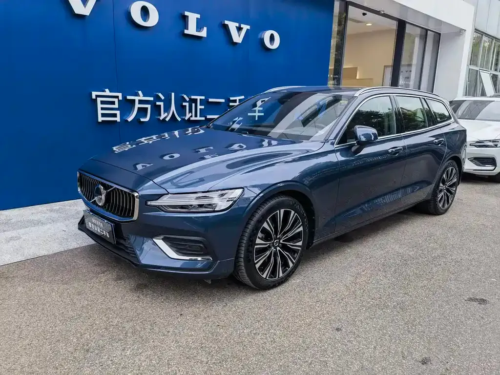 Volvo V60 — фото 1