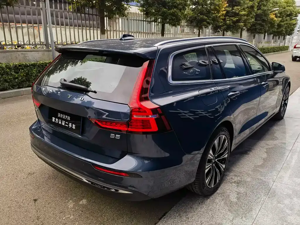 Volvo V60 — фото 9