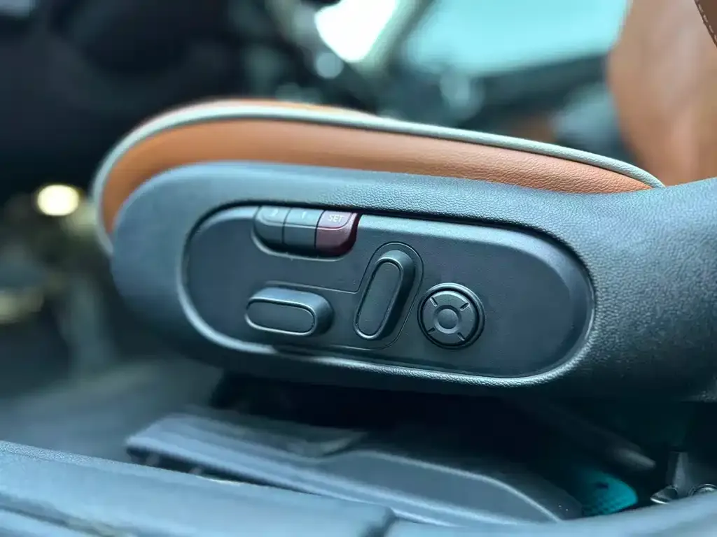 MINI Clubman — фото 2